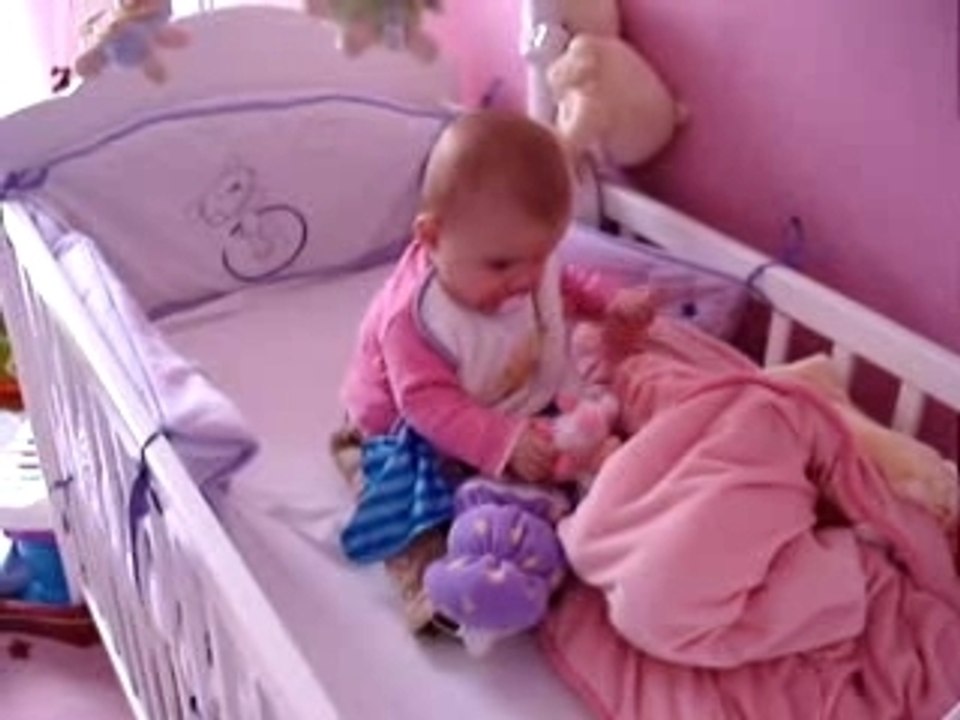 Fanny se tient assis!