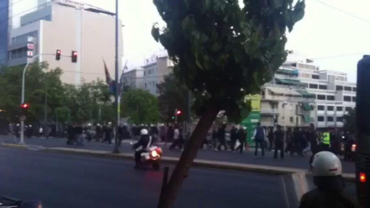 Είσοδος οπαδών ΠΑΟΚ στη Λεωφόρο (2)