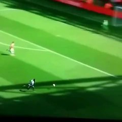 سقوط كوميدي للاعب وست بروميتش ألبيون