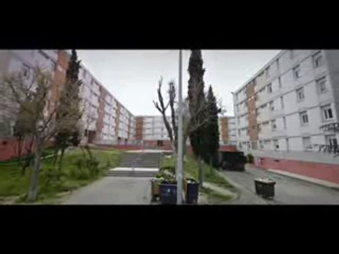 Marseille (13) : visite de la cité La Soude