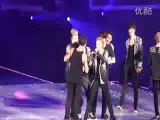 [fancam] 130914 SS5 Guangzhou - Siwon attack-hugging Kyuhyun (Compilation)