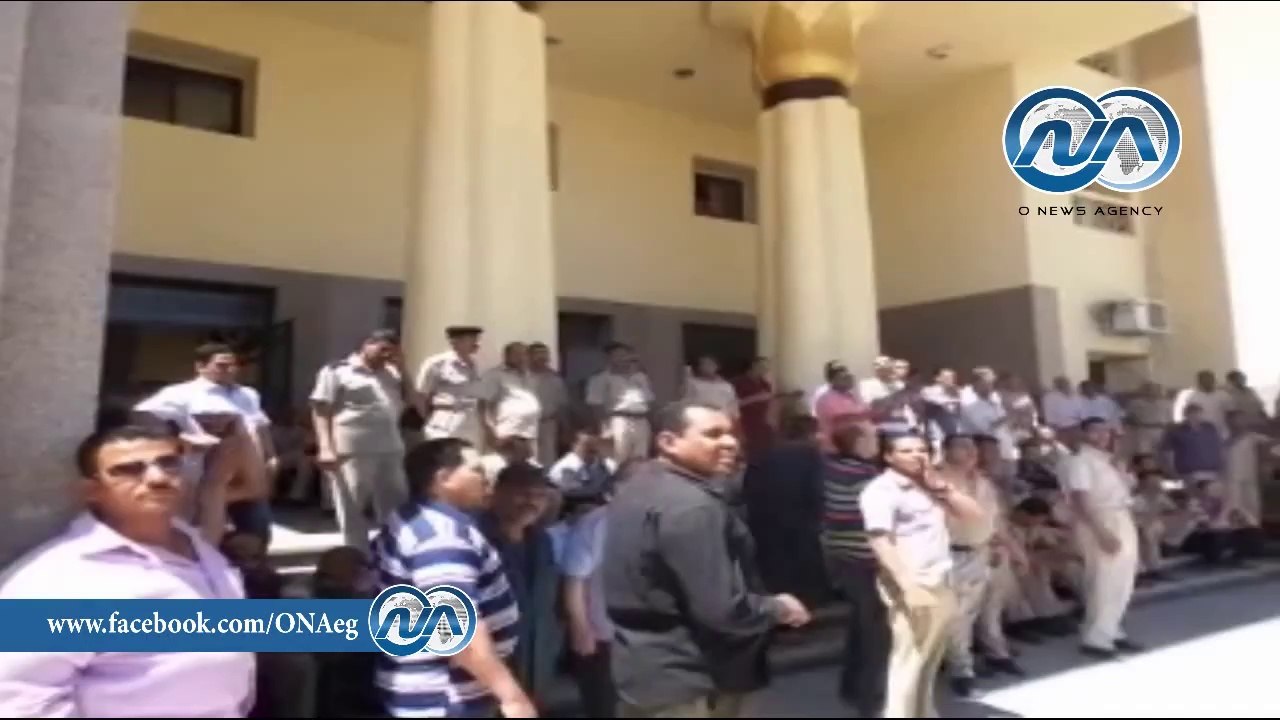 شاهد .. أمناء وأفراد الشرطة بأسيوط يعتصمون داخل مبني مديرية أمن أسيوط‎