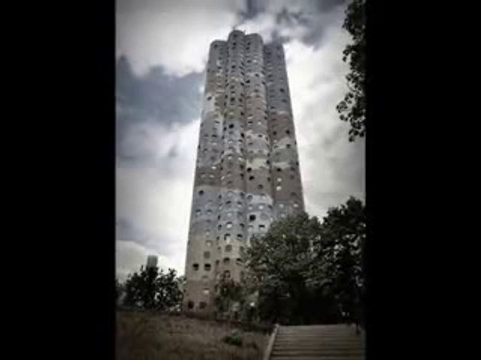 Nanterre (92) : visite de la cité "Pablo Picasso"