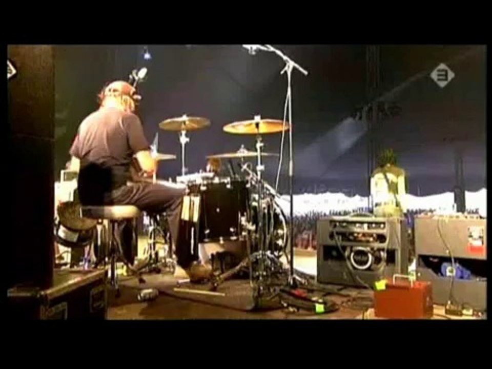 The Distillers ( Lowlands 2004 ) Brody Dalle