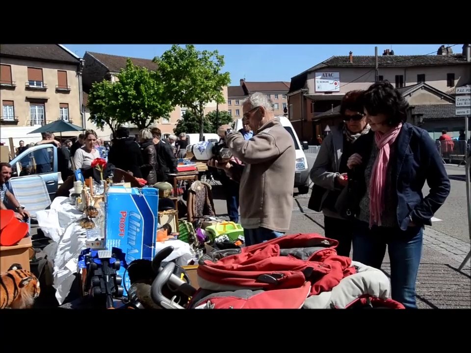 Pont-de-Vaux.Marché aux puces. 4 mai 2014.