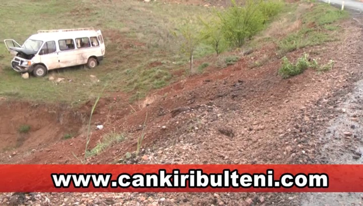 Çankırı'da Yolcu Minibüsü Devrildi 9 yaralı