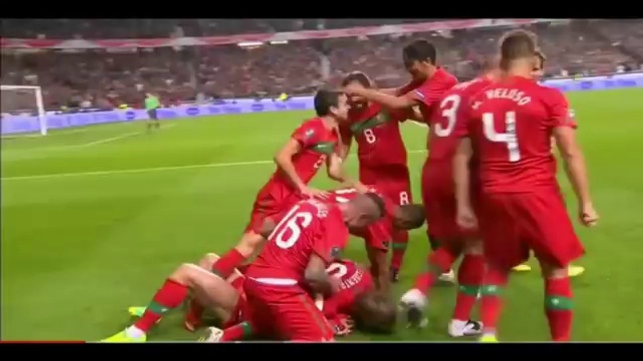 Cristiano Ronaldo Free Kick Goal Portugal vs Bosnia Euro 2012 Qualification 11_15_11