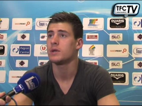 Tours FC - Arles-Avignon Arles, une équipe qui défend bien (B. Santamaria)