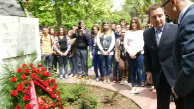 Luan Rama dhe LRI homazhe tek Qemal Stafa