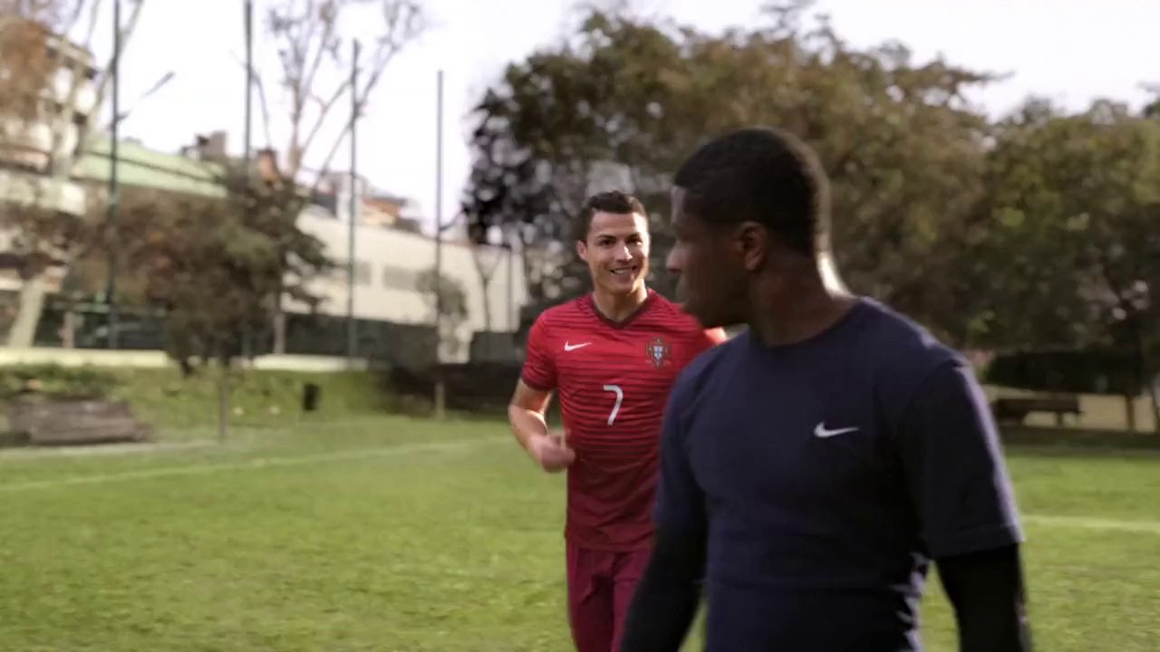 (1) Nike Hypervenom Reklam