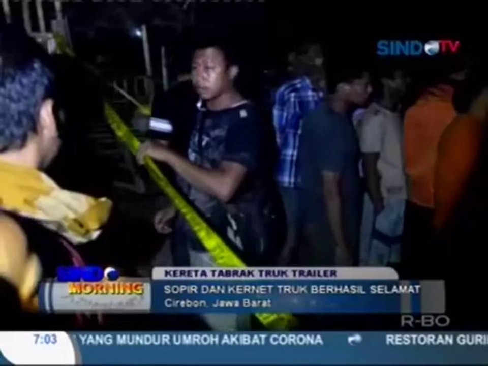 KA Bogowonto terguling Tabrak Trailer Mogok Hingga Terbelah Dua