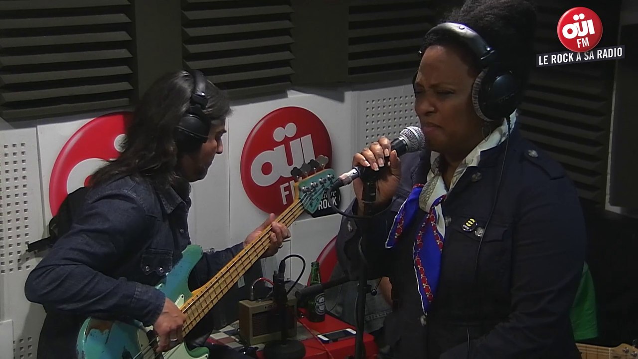 Lisa & The Lips - Troubled Mind - Session Acoustique OÜI FM