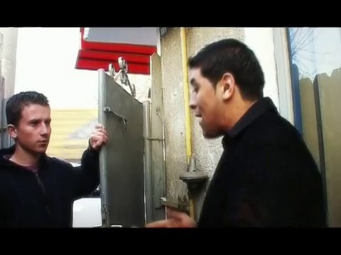 FLORIN MINUNE SI ALEX - CE FACI STRAINE LA POARTA MEA