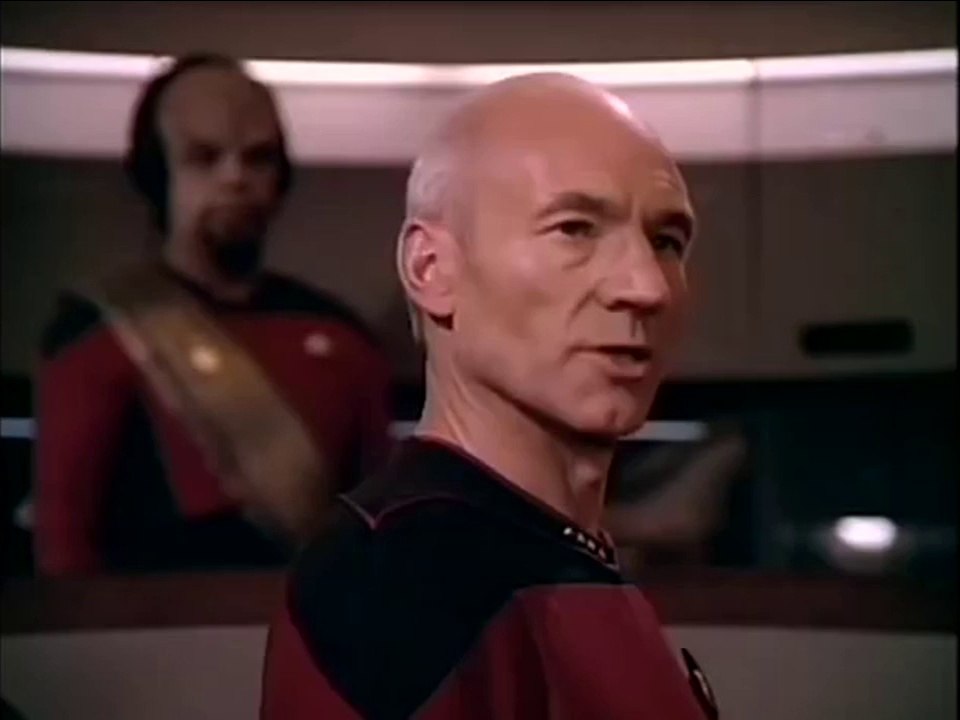 Captain Picard sings 'Let it Snow' (joke pure; not my creation, HD)
