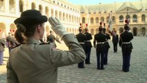 Japan's Abe welcomed to Paris with military honors