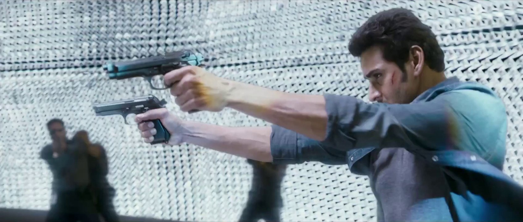 Ek Ka Dum - 1 Official Movie Trailer - 1 Nenokkadine Hindi Trailer