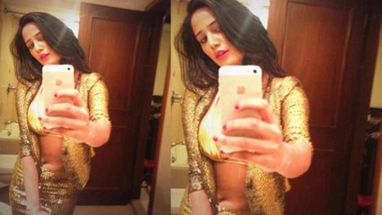 Watch Poonam Pandey  Hot  Bathroom Selfies