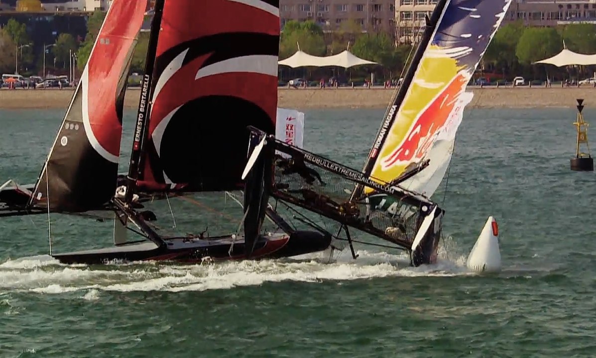 High speed sailboat T-bone collision - Extreme Sailing Series 2014
