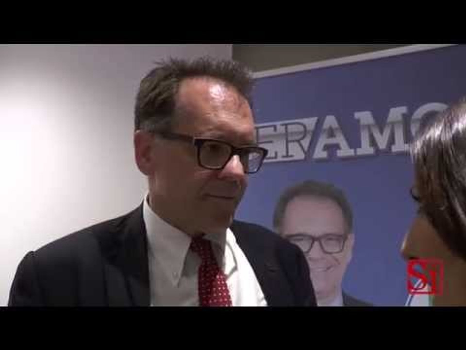 Napoli - Europee, campagna "Per Amore" di Cecchi Paone (05.05.14)