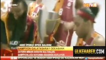 Kızların soyunma odasında erkek muhabir