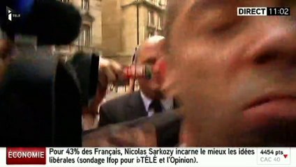 Ayrault revient à l'Assemblée et crée la cohue