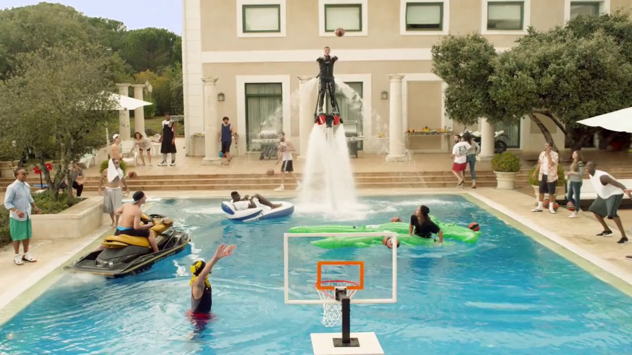 Turkish Airlines Euroleague Epic Pool Dunk
