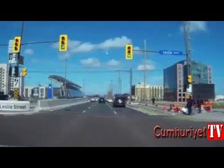 Toronto'ya düşen meteor böyle görüntülendi