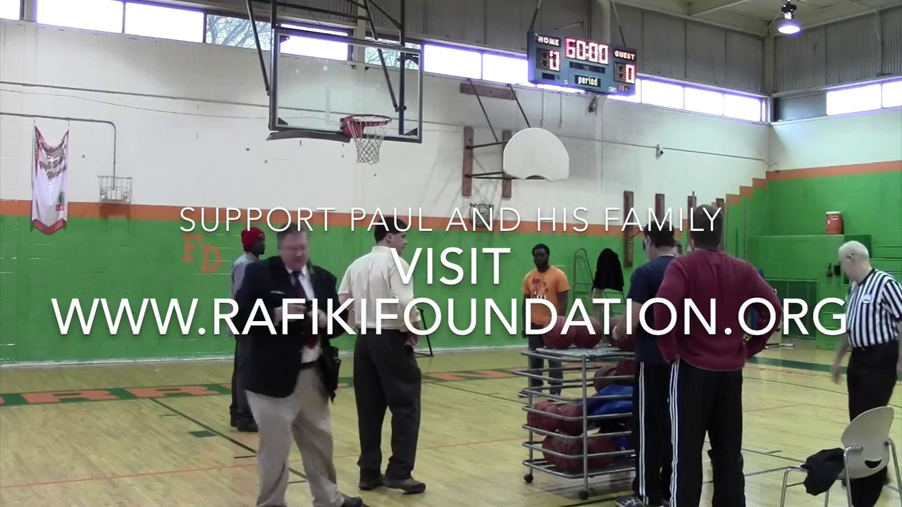 Paul Sauers bat le record de lancers francs réussis les yeux bandés en 1h