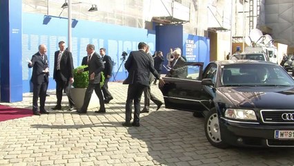 West, Russia point finger at each other over Ukraine crisis