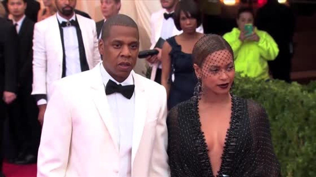Der rote teppich der "met gala" ist bereits für die a-promis ausgerollt.