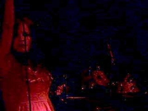 FEMALE FRONTED ROCK BANDS live flashrock