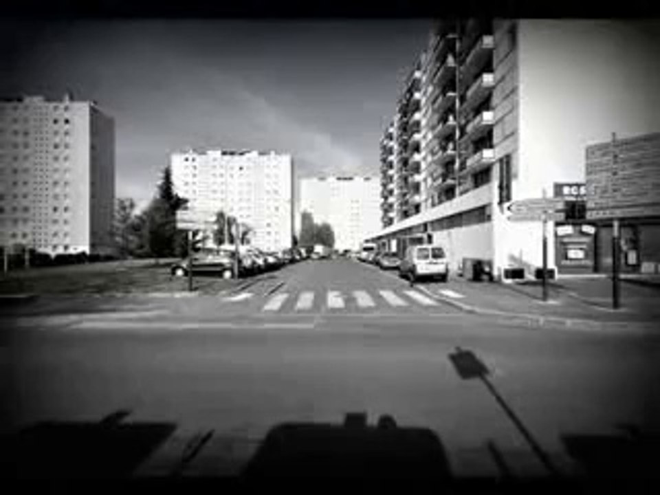 Rosny-sous-Bois (93) : visite de la cité "Le Bois Perrier"