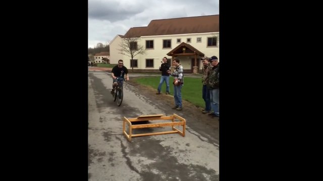 Grosse gamelle en vélo : Soleil et K.O direct!