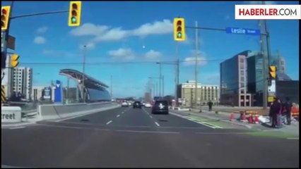 Toronto'ya Düşen Meteor Kameraya Takıldı