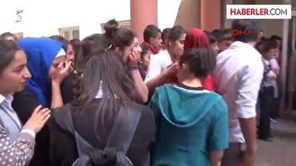 Liseli Kız Uçuruma Atlayarak İhtihar Etti