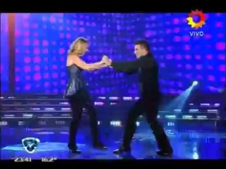 Evelyn debutó en la pista del Bailando