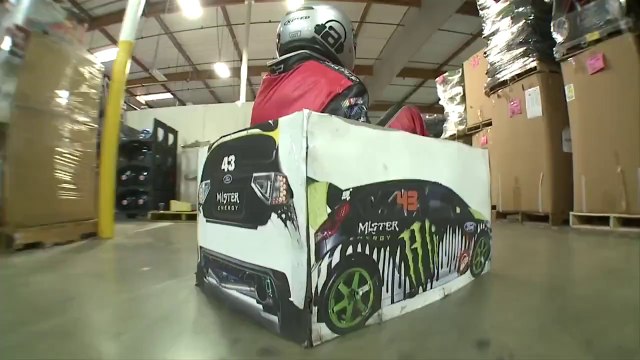 Çılgın araba ve çılgın şoföründen güzel bir şov