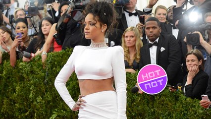 Rihanna Rocks At The MET GALA 2014 Red Carpet