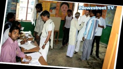 AAP releases pictures of Rahul Gandhi inside Amethi polling booth