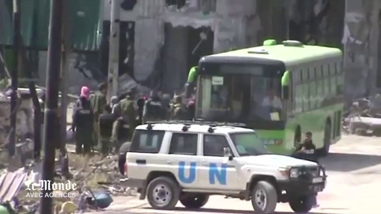 A Homs, premières images du retrait des rebelles