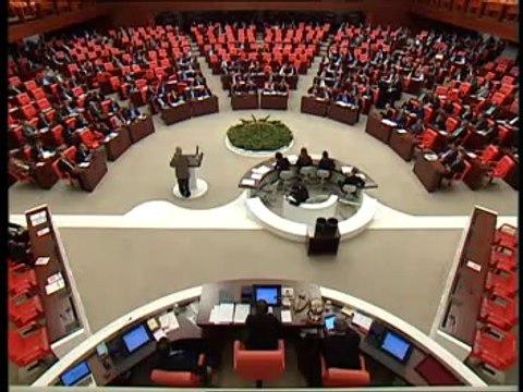 Egemen Bağış, Kur-an Ayetine büyüklerin sözü dedi. MHP'li Uzunırmak cevabını verdi!