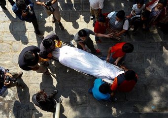 The Stream - Everest on edge