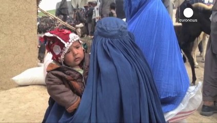 Afganistán: los supervivientes del corrimiento de tierra empiezan a recibir ayuda