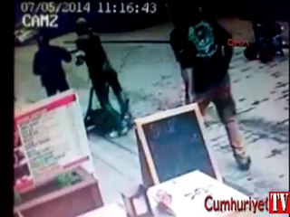 Taksim'de otel önünde silahlı saldırı anı