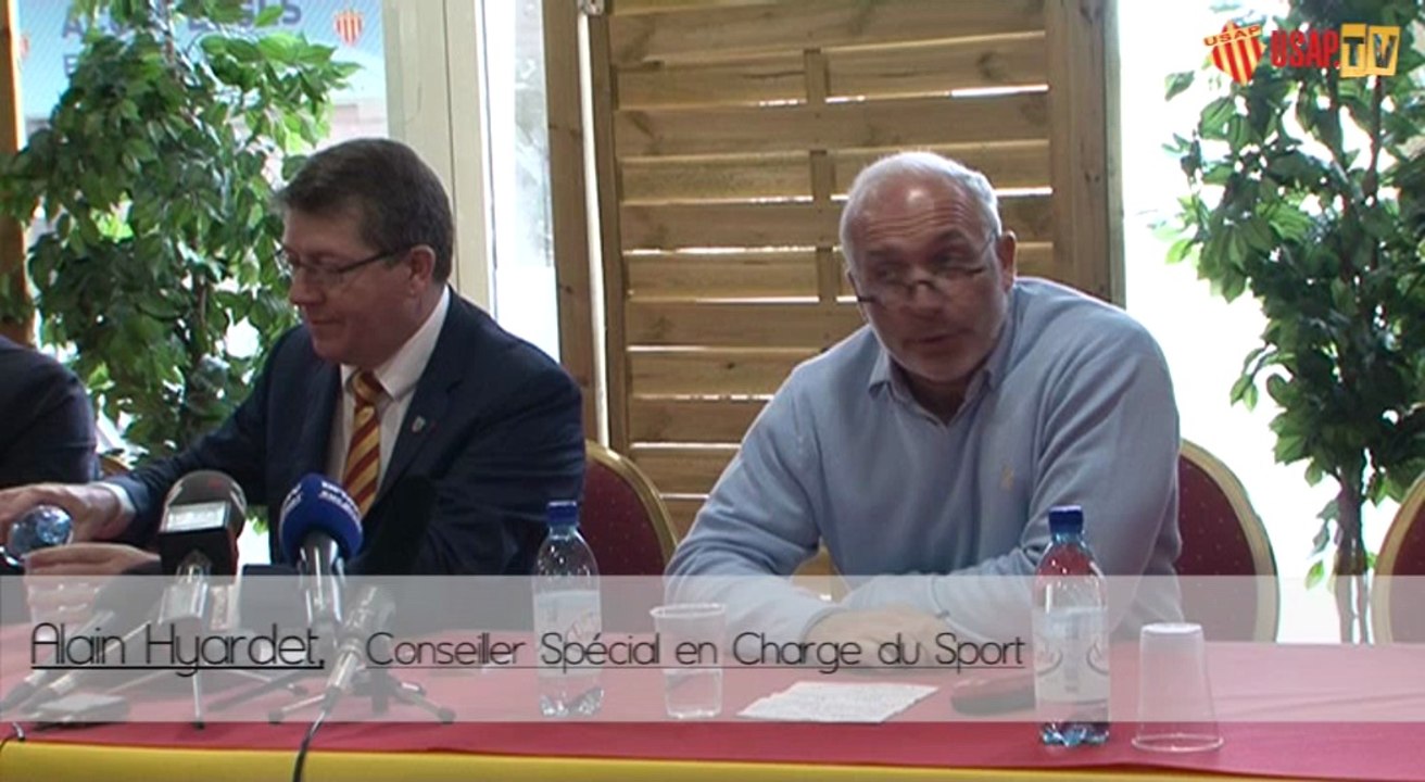 Conférence de Presse du Président Rivière pour le projet de la saison prochaine et Présentation d'Alain Hyardet