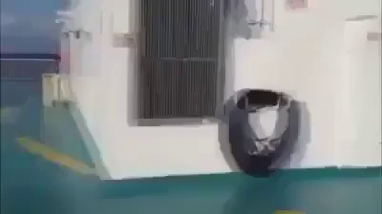 وہ پانی جس کا قرآن میں بھی زکر ہے کہ آپس میں نہیں ملت-Tezabi Video