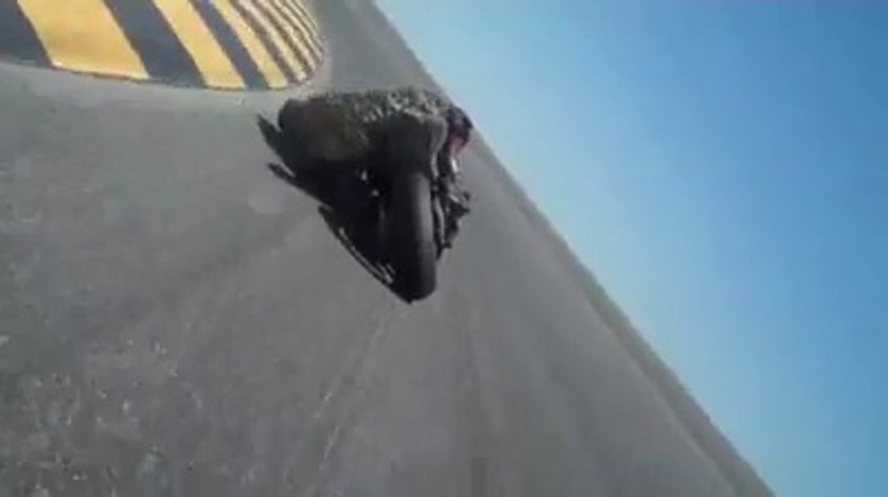 Gsx r1000 ile Kafa yerde viraj