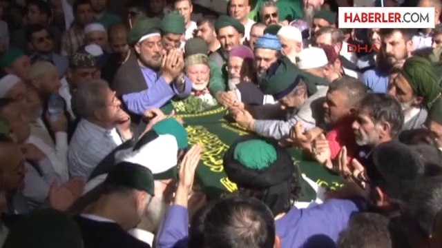 Nakşibendi Tarikatı Lideri Şeyh Nazım Kıbrıs Hayatını Kaybetti Haberine Ek