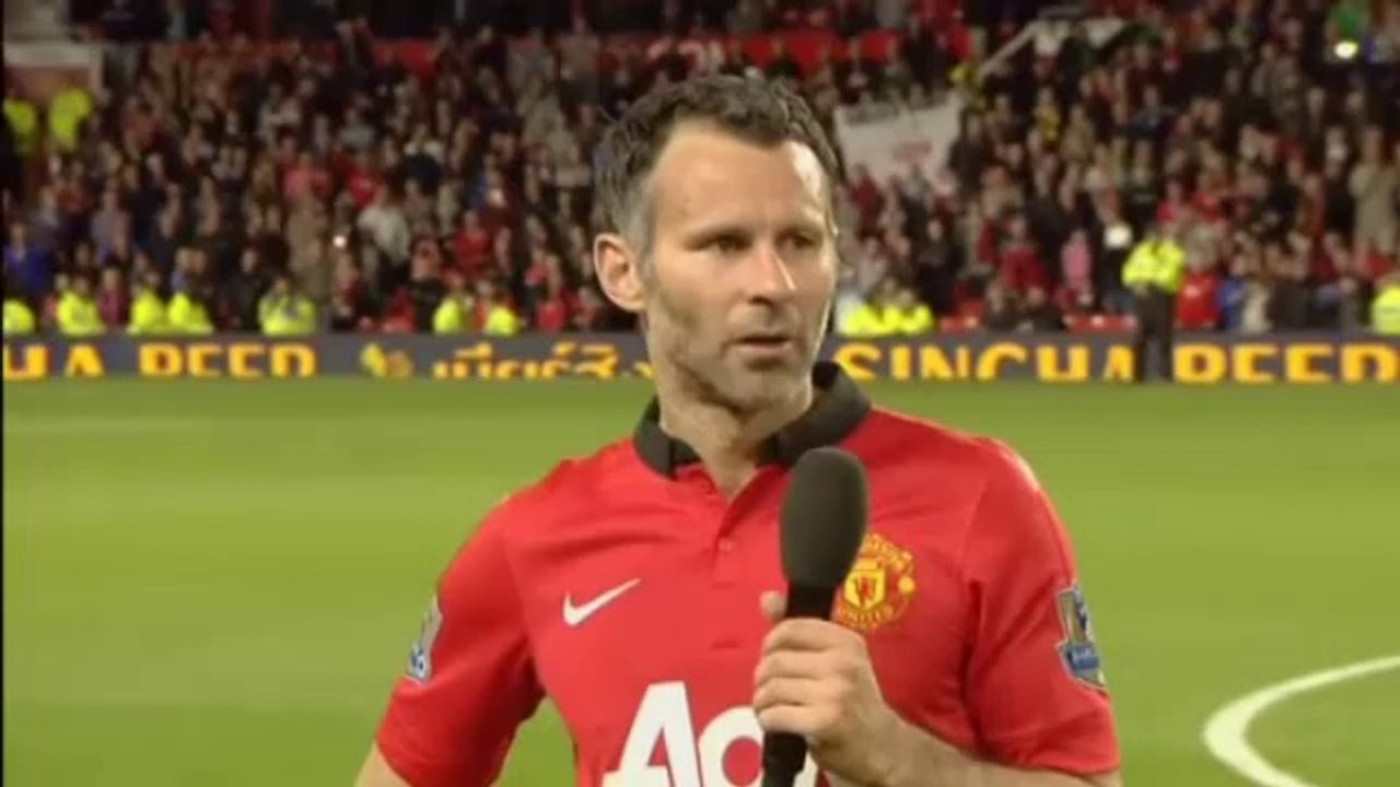 Mister Giggs si manda in campo. Addio commosso all'Old
