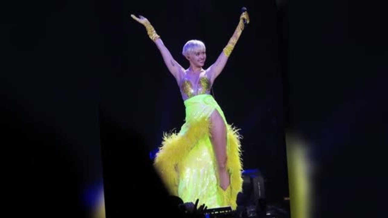 Miley Cyrus mit Bangerz Tour in London